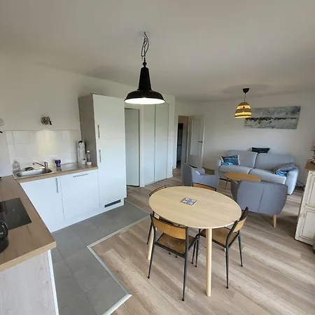 Bel Moderne Avec Jardin Et Parking Privatif - Fr-1-675-38 *